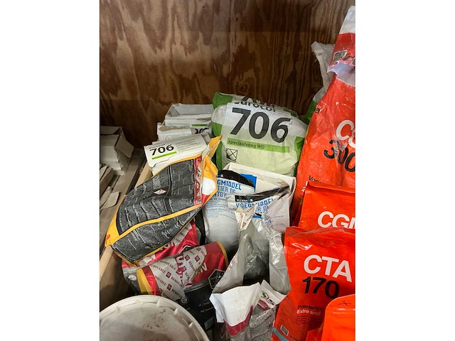 Partij voegmiddel en tegellijm - afbeelding 4 van  4