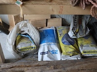 Partij voegmortel, diverse merken o.a. gamma & weber; - afbeelding 1 van  5