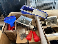 Partij voerstation onderdelen - afbeelding 1 van  10