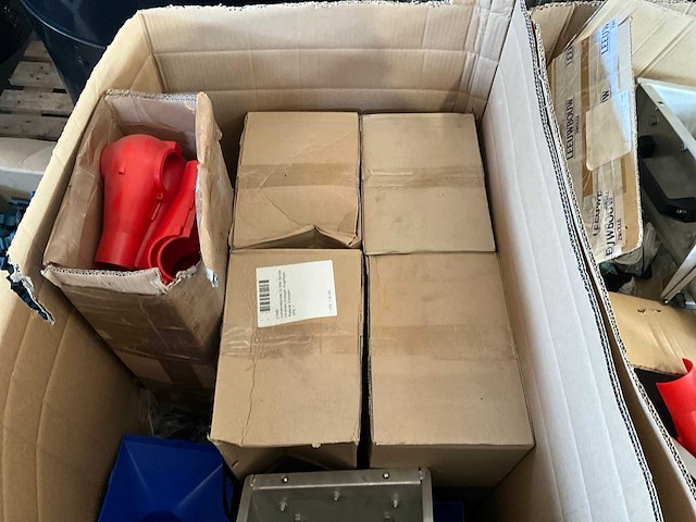 Partij voerstation onderdelen - afbeelding 9 van  10