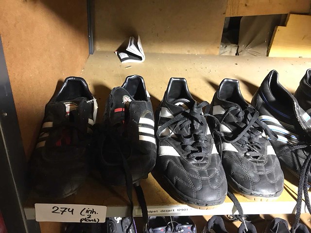 Partij voetbalschoenen - afbeelding 4 van  5