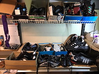 Partij voetbalschoenen - afbeelding 1 van  6