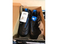 Partij voetbalschoenen - afbeelding 2 van  6
