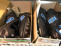Partij voetbalschoenen - afbeelding 3 van  6