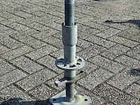 Partij voetspindels met voetstukken, layher, allround | 60 cm, in stapelbak - afbeelding 2 van  5