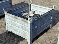 Partij voetspindels met voetstukken, layher, allround | 61 cm, in stapelbak