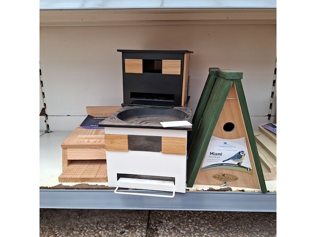 Partij vogelhuisjes en insectenhotels o.a. singing friend, emsa - afbeelding 17 van  52