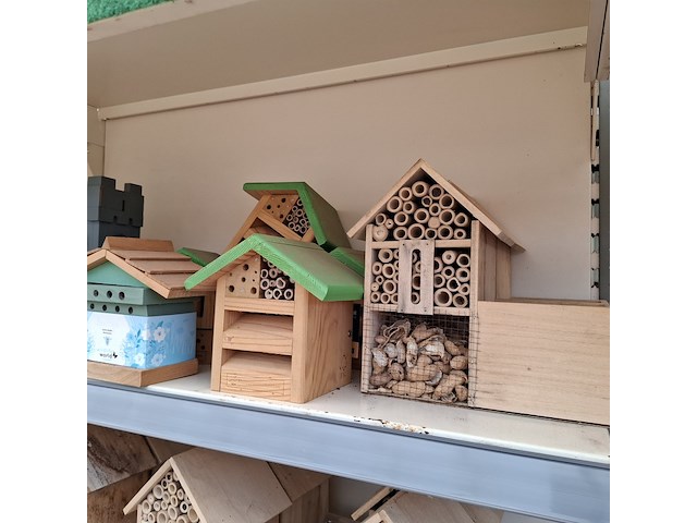 Partij vogelhuisjes en insectenhotels o.a. singing friend, emsa - afbeelding 49 van  52