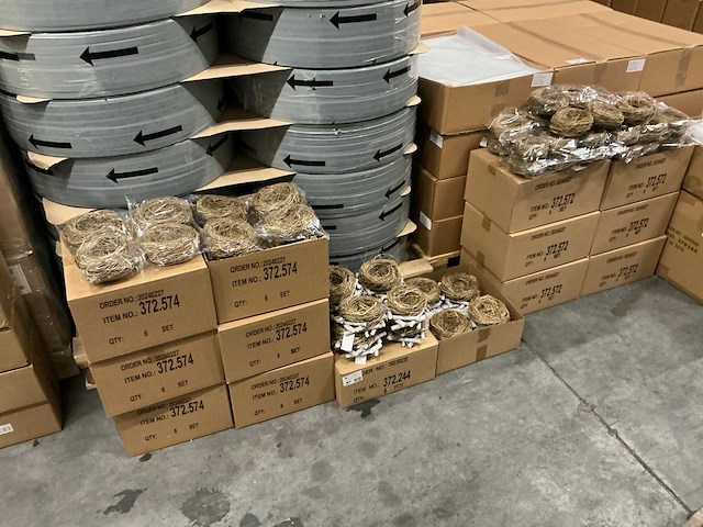 Partij vogelnestjes decoratie (86x) - afbeelding 1 van  4