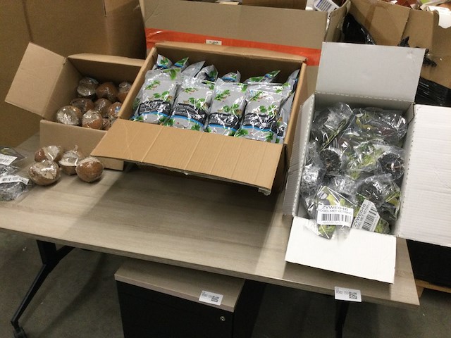 Partij vogelvoer diverse soorten, diversen - afbeelding 4 van  6