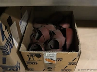 Partij voorraad schuurpapier - afbeelding 31 van  34