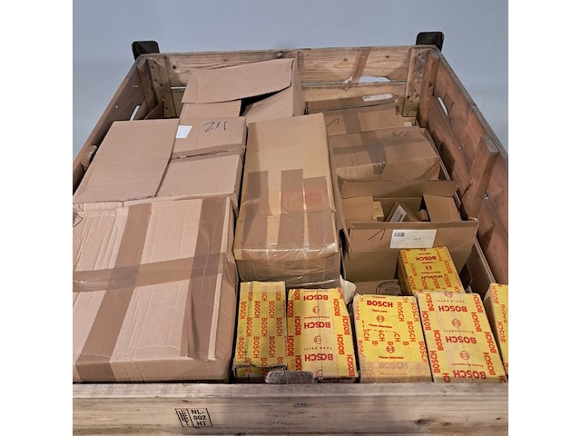 Partij vrachtwagen onderdelen - afbeelding 2 van  9