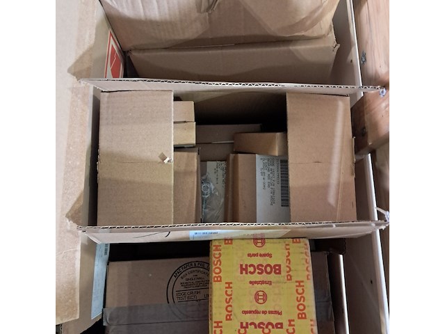 Partij vrachtwagen onderdelen - afbeelding 4 van  9