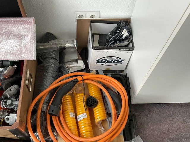 Partij vrachtwagen toebehoren - afbeelding 2 van  5