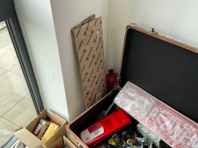 Partij vrachtwagen toebehoren - afbeelding 3 van  5