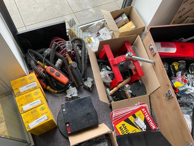 Partij vrachtwagen toebehoren - afbeelding 4 van  5