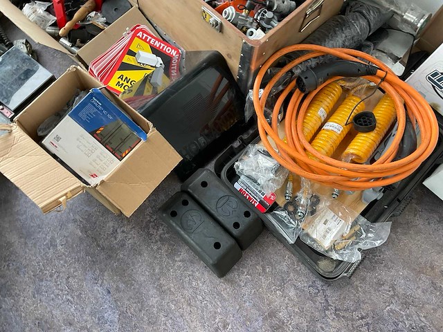 Partij vrachtwagen toebehoren - afbeelding 5 van  5