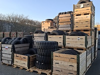 Partij vrachtwagenbanden, autobanden en vliegtuigbanden, o.a. continental, michelin, o.a xzl