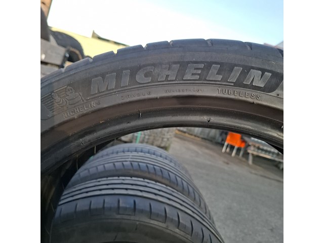 Partij vrachtwagenbanden, autobanden en vliegtuigbanden, o.a. continental, michelin, o.a xzl - afbeelding 7 van  12