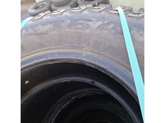 Partij vrachtwagenbanden, autobanden en vliegtuigbanden, o.a. continental, michelin, o.a xzl - afbeelding 12 van  12