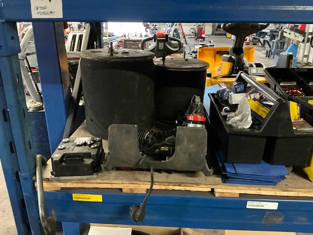 Partij vrachtwagenonderdelen - afbeelding 6 van  13