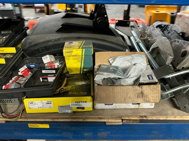 Partij vrachtwagenonderdelen - afbeelding 8 van  13