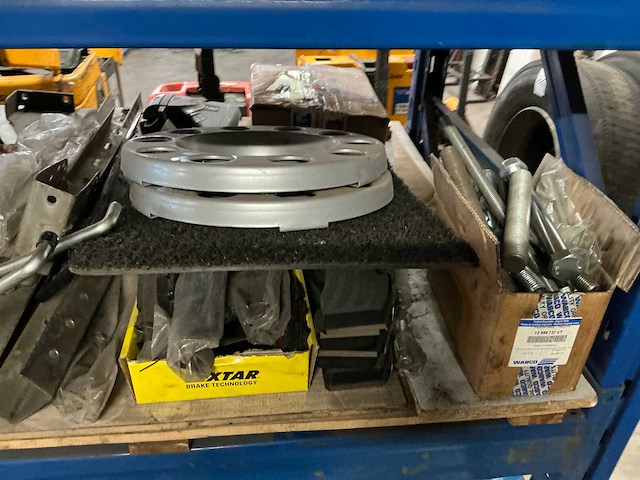 Partij vrachtwagenonderdelen - afbeelding 9 van  13