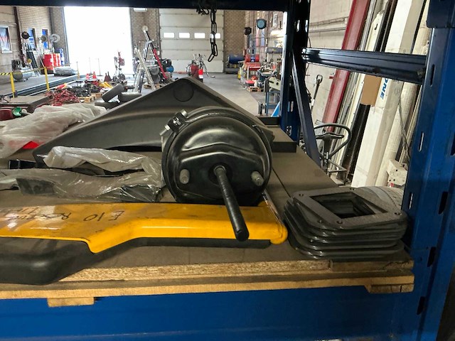 Partij vrachtwagenonderdelen - afbeelding 10 van  13