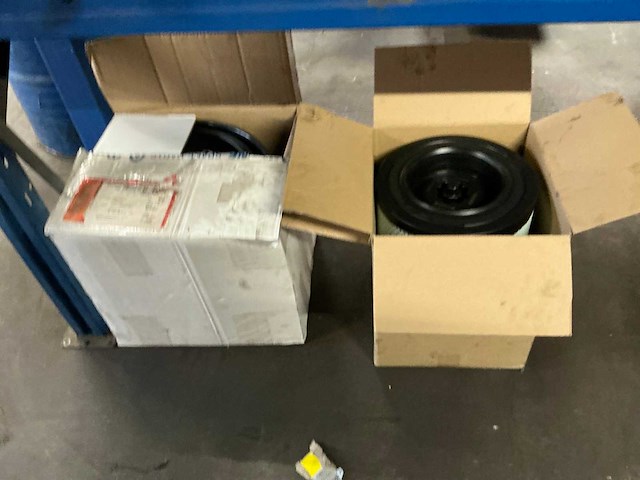 Partij vrachtwagenonderdelen - afbeelding 13 van  13