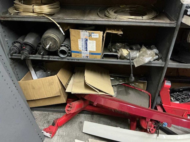 Partij vrachtwagenonderdelen - afbeelding 2 van  13