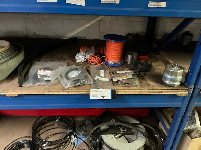 Partij vrachtwagenonderdelen - afbeelding 3 van  29