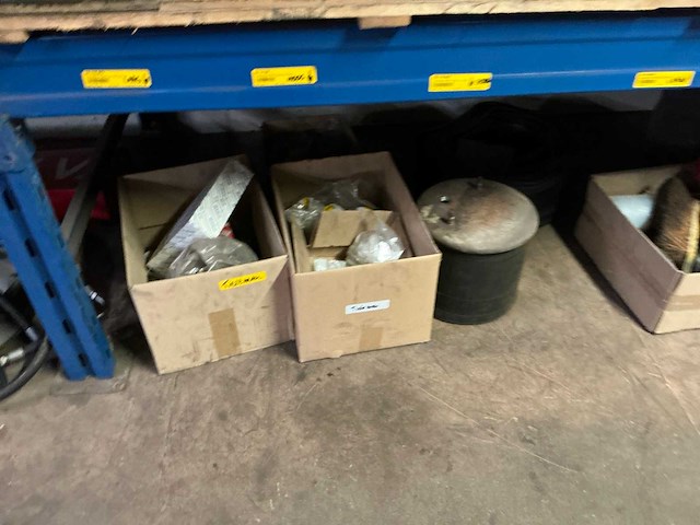 Partij vrachtwagenonderdelen - afbeelding 5 van  29