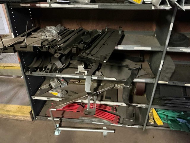 Partij vrachtwagenonderdelen - afbeelding 13 van  29