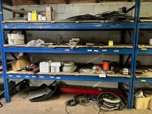 Partij vrachtwagenonderdelen - afbeelding 23 van  29