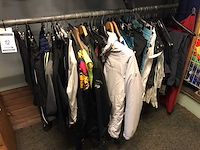 Partij vrijetijd- en sportkleding