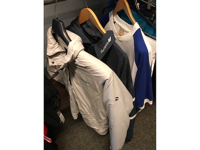 Partij vrijetijd- en sportkleding - afbeelding 5 van  8