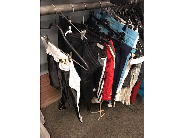 Partij vrijetijd- en sportkleding - afbeelding 6 van  8