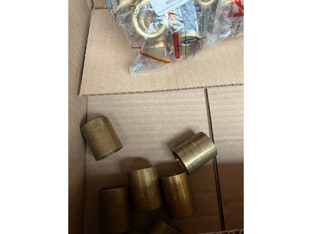 Partij vsh messing fittingen en metalen pijpbeugels - afbeelding 5 van  6