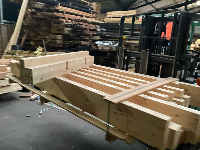 Partij vuren balken geschaafd - afbeelding 2 van  8