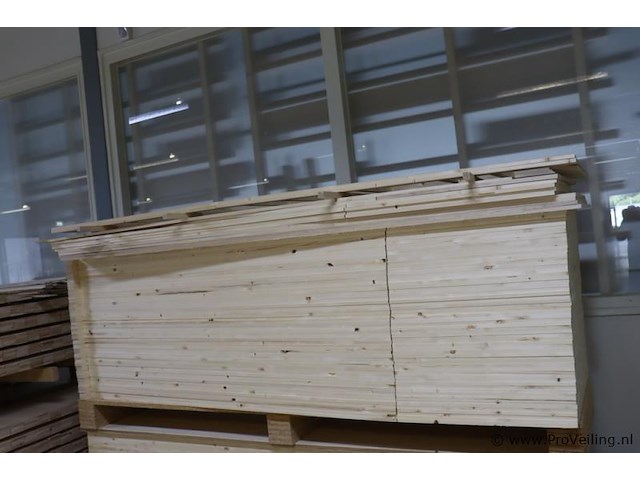 Partij vuren houten frames (zijkant) - afbeelding 1 van  4