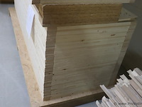Partij vuren houten frames (zijkant) - afbeelding 2 van  2