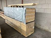 Partij vurenhout balken en latten