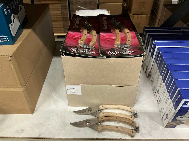 Partij w-selected snoeischaren hout (24x) - afbeelding 1 van  4