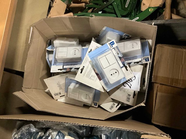 Partij wandcontactdoos - afbeelding 2 van  2