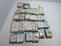 Partij wandcontactdozen en schakelaars, kopp, peha, busch & jaeger, 28 stuks - afbeelding 1 van  4
