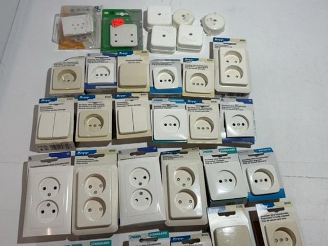 Partij wandcontactdozen en schakelaars, kopp, peha, busch & jaeger, 28 stuks - afbeelding 3 van  4