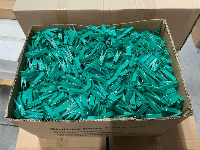 Partij wasknijpers 5,5x1,3cm groen (12500x) - afbeelding 1 van  1