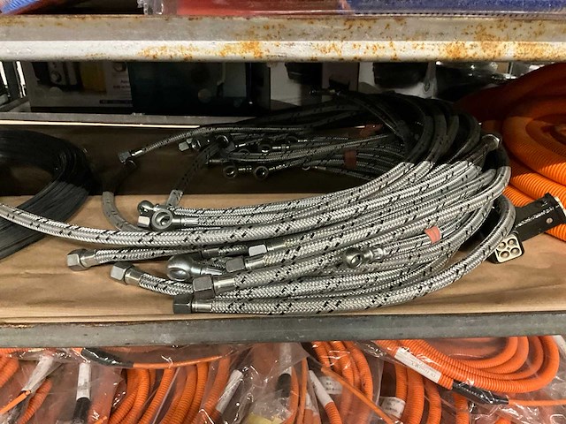 Partij wastafelslangen en kabelbomen - afbeelding 3 van  8