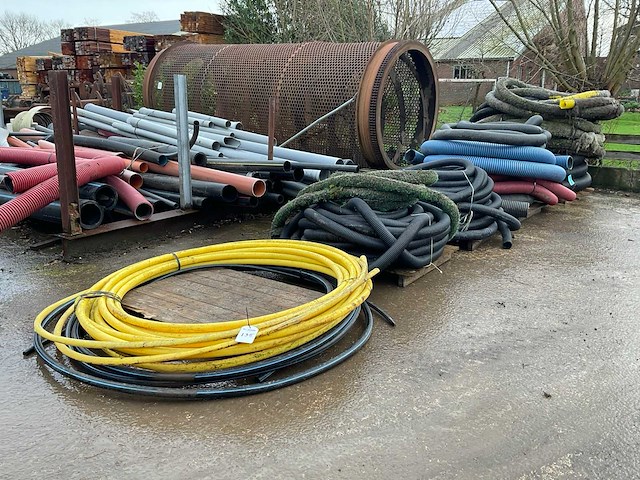 Partij water- en drainage slangen - afbeelding 1 van  6