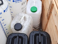 Partij waterkannen en jerrycans - afbeelding 4 van  8